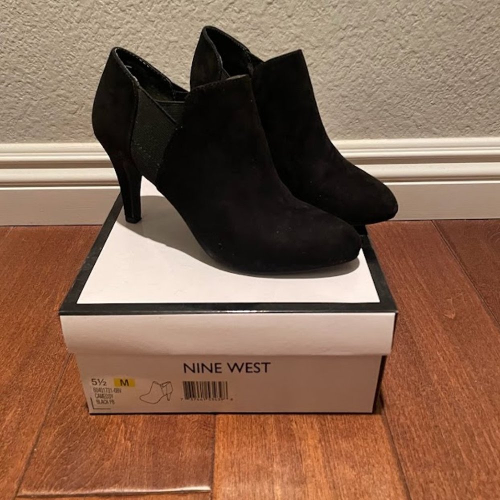 Nine West heeled booties size 5.5 like new